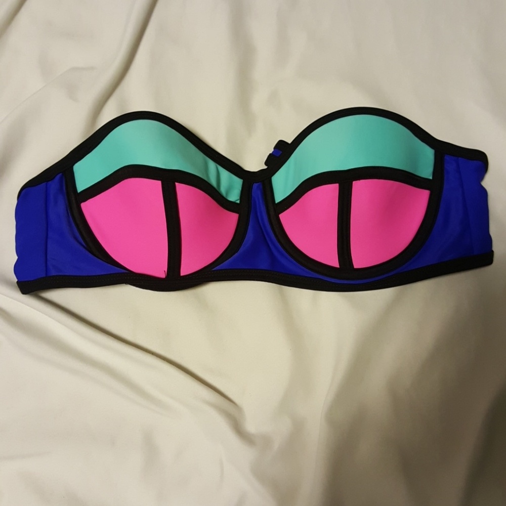 Color block bikini top